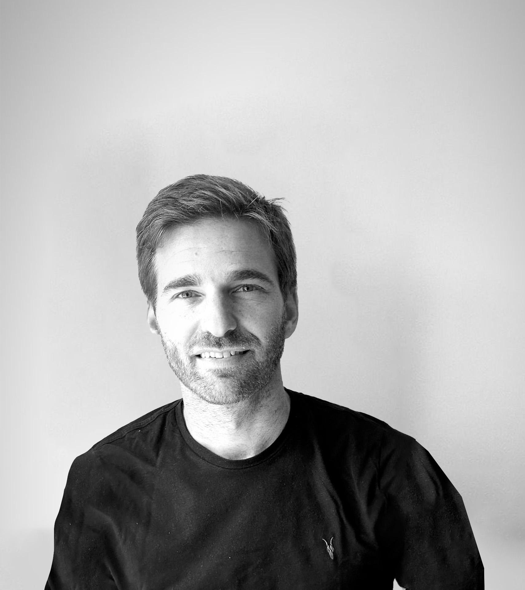 MARTÍN BEZRUK - CEO
